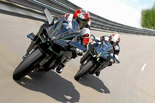 Beschleunigungstest Kawasaki Ninja H2 Und Kawasaki Ninja H2r